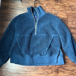 Mid Sweater with side slits